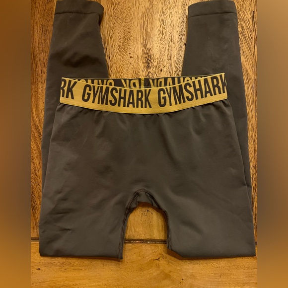 Gymshark Gray Leggings with Gold Waistband - Picture 3 of 6